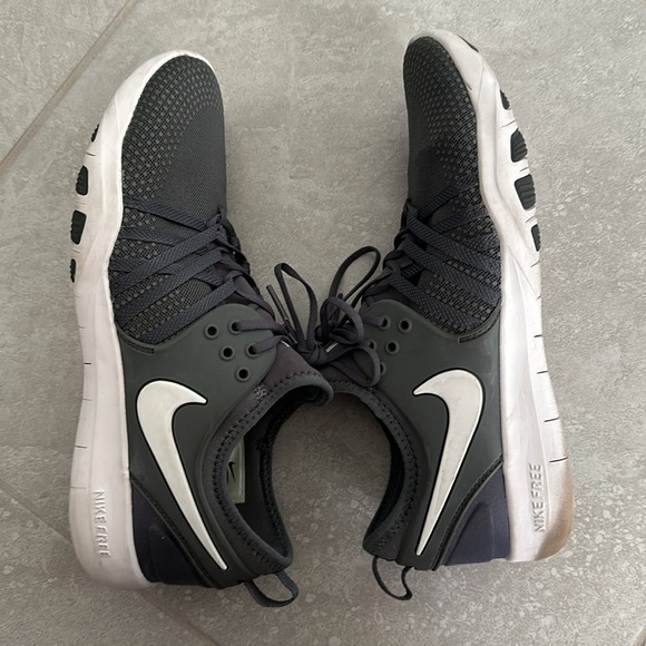 Near new Nike free trainers/sneakers - Picture 3 of 6